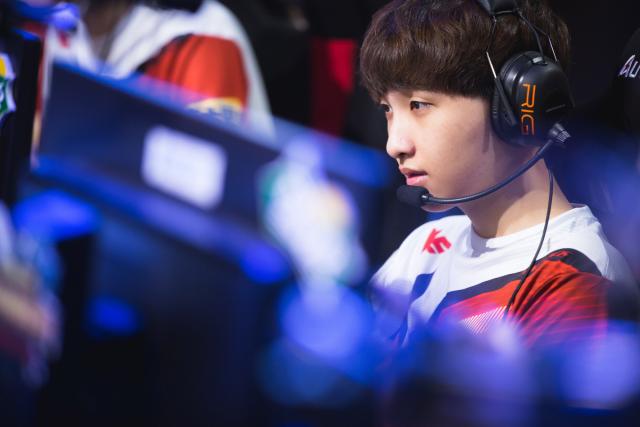 离不开她 离不开她